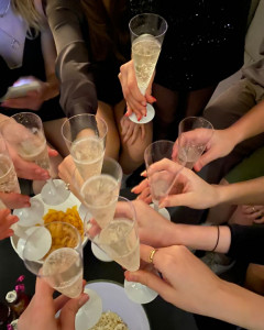 Custom image caption